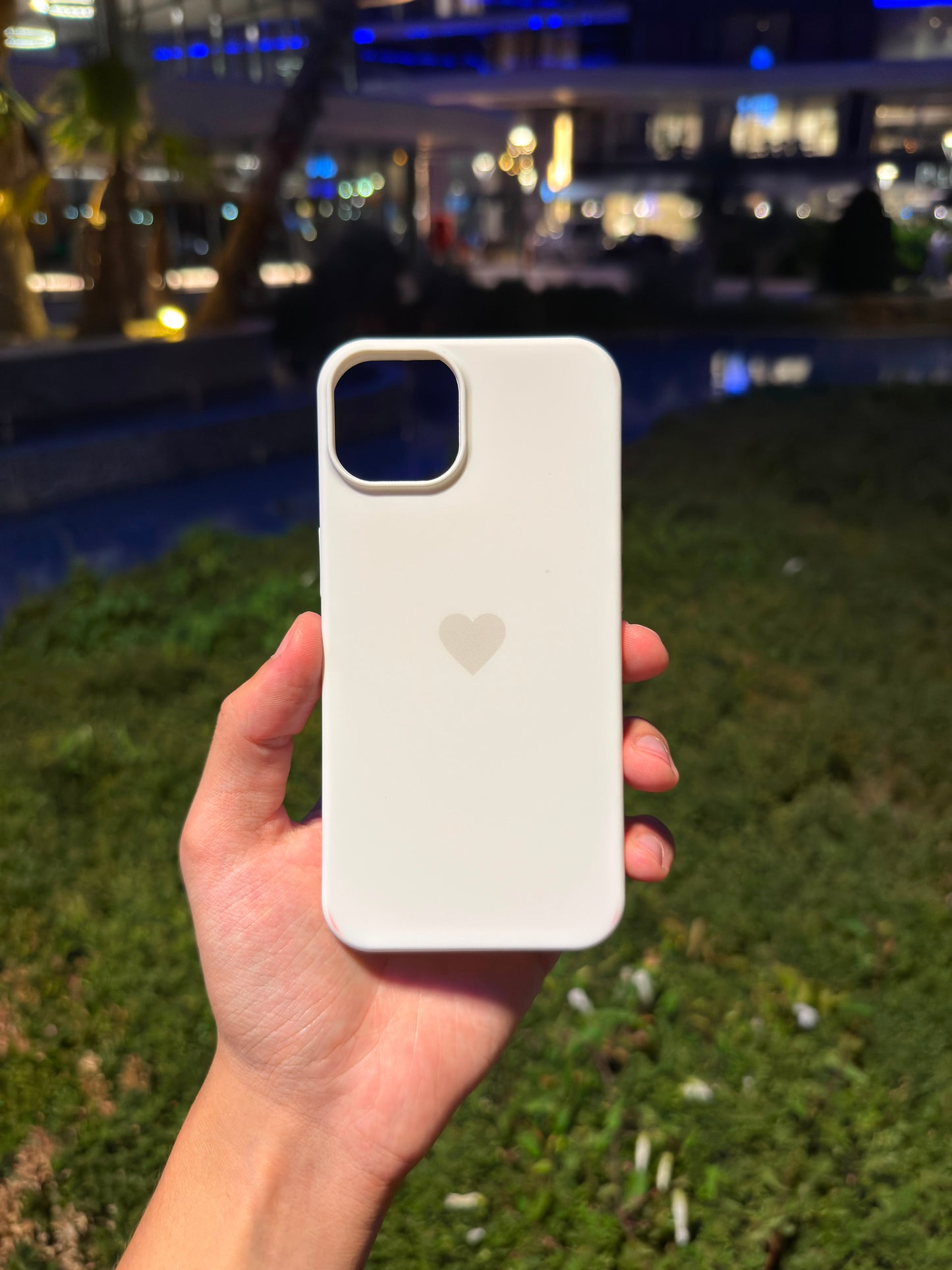 Kalp Logolu Klasik Telefon Kılıfı (Beyaz)