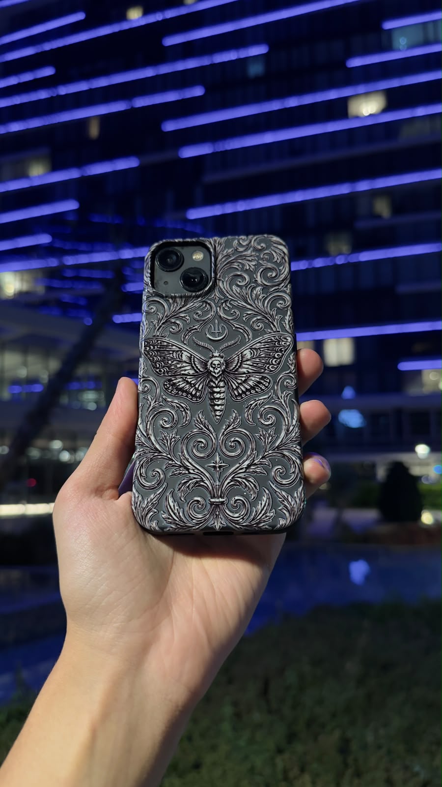 The Gothic Moth Hologram Telefon Kılıfı
