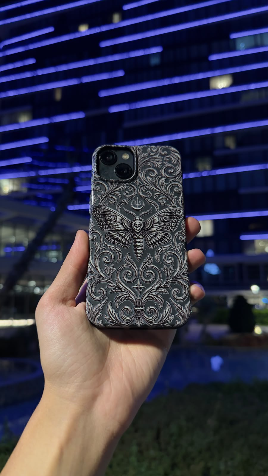 The Gothic Moth Hologram Telefon Kılıfı