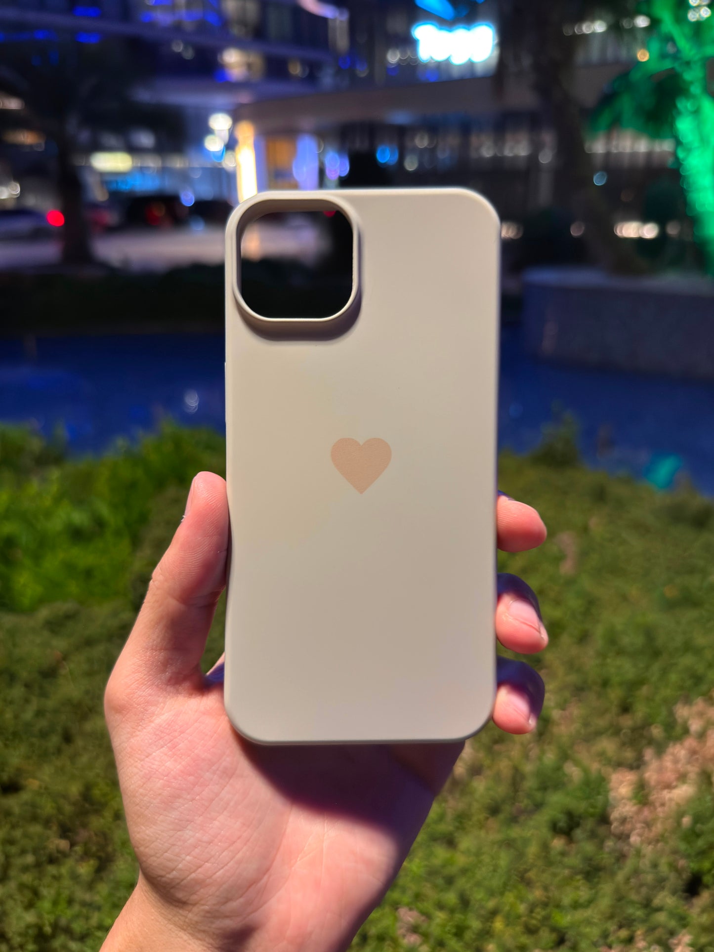 Kalp Logolu Klasik Telefon Kılıfı (Krem)